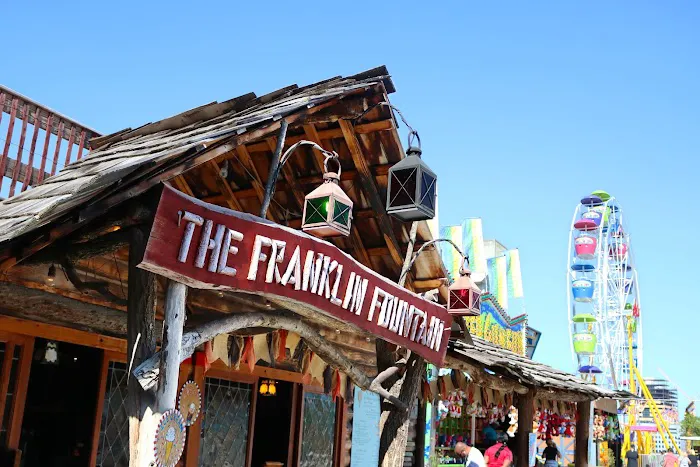 Franklin Confectionery Cabin Picture 5