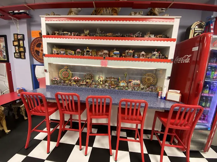 Ice Cream Parlour Picture 9