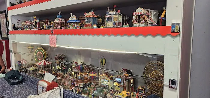 Ice Cream Parlour Picture 7