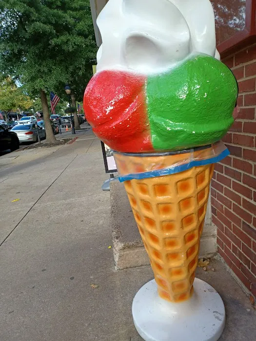 Brain Freeze Ice Cream Parlor Picture 6