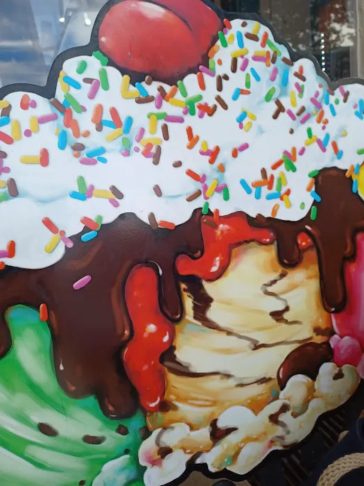 Brain Freeze Ice Cream Parlor Picture 4