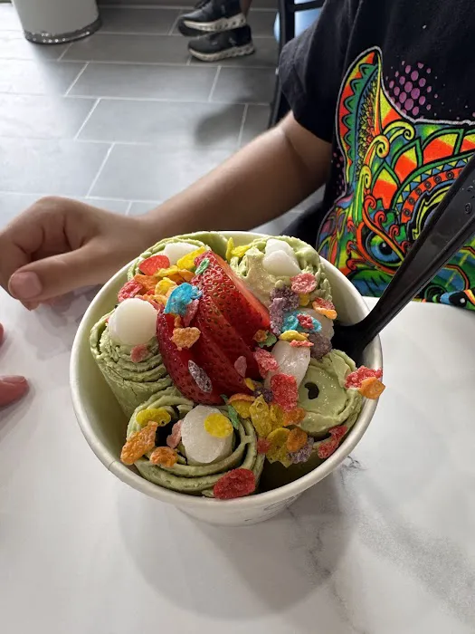 Four Seasons Ice Cream Roll Picture 5