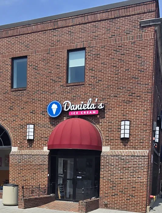 Daniela's Ice Cream Picture 2