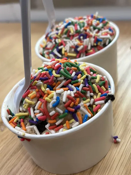 Daniela's Ice Cream Picture 9