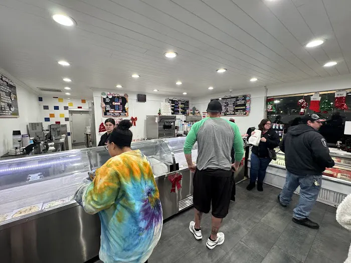 Sundaes The Ice Cream Place Picture 10
