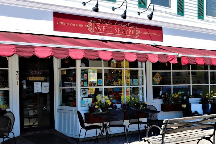 Deborah Ann's Sweet Shoppe Picture 10