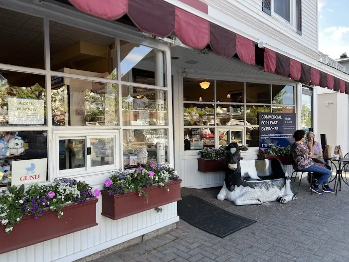 Deborah Ann's Sweet Shoppe Picture 3