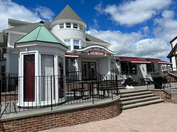 Deborah Ann's Sweet Shoppe Picture 1
