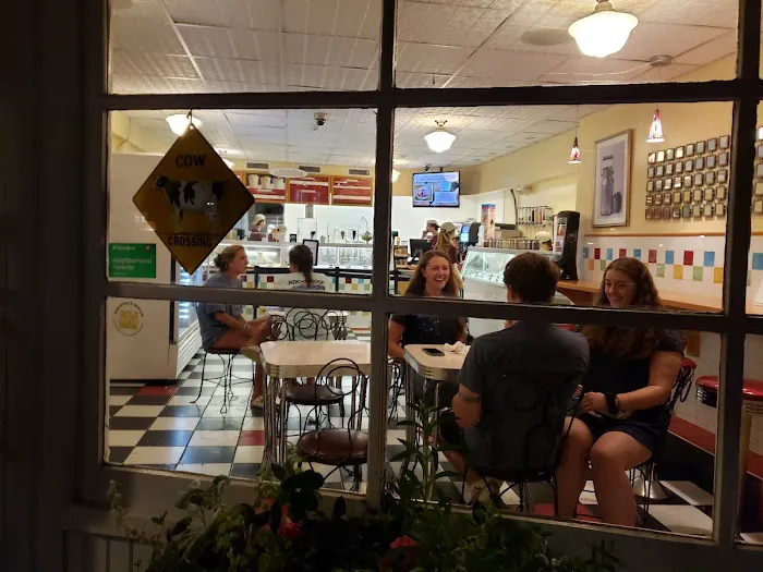 Deborah Ann's Sweet Shoppe Picture 7