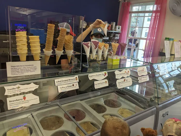 Crystals & Cones Ice Cream and Gifts Picture 8