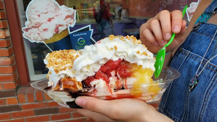 Triple Scoop Picture 8