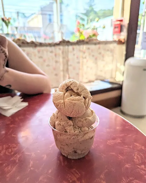 Leo's Ice Cream Picture 10