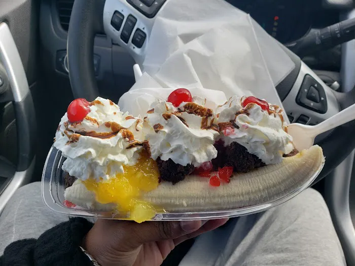 Little's Dairy Bar Picture 2