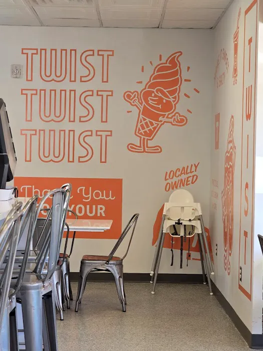 Twist Pretzels & Ice Cream Picture 7