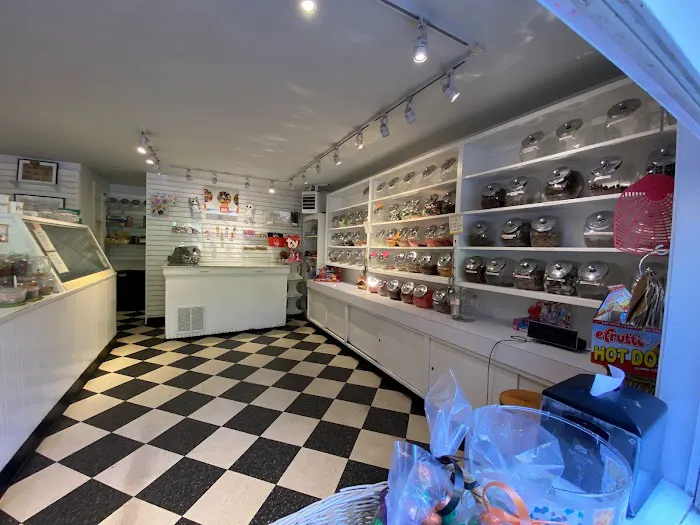 Scoops Ice Cream & Candy Shop Picture 2