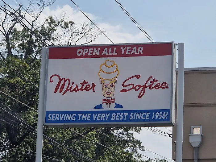 Mister Softee Ice Cream Store Picture 8