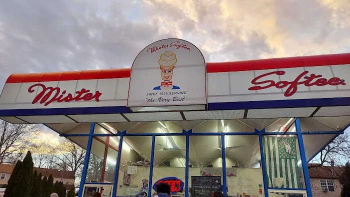 Mister Softee Ice Cream Store Picture 3