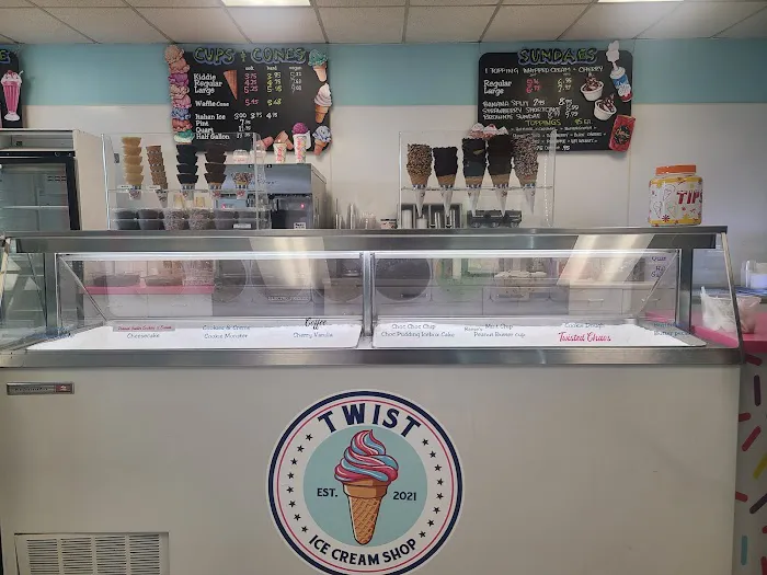 Twist Ice Cream Shop Picture 10