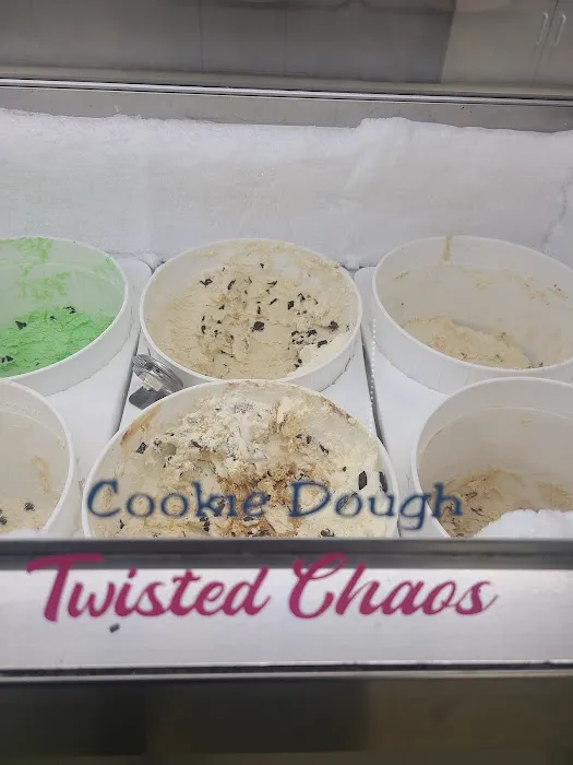 Twist Ice Cream Shop Picture 9