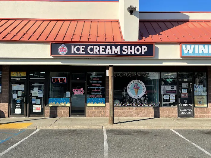 Twist Ice Cream Shop Picture 3