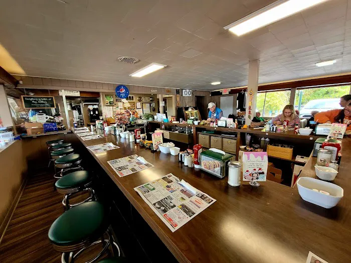 Evergreen Dairy Bar Picture 2