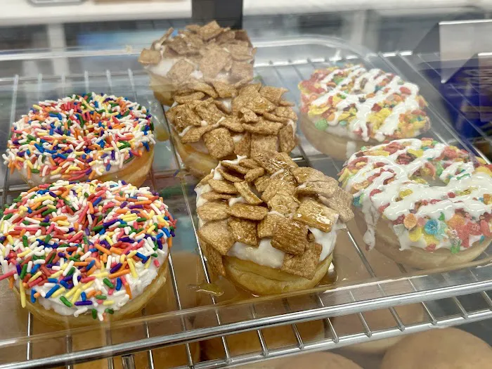 Swirl'in Ice Cream & Cereal Bar Picture 3