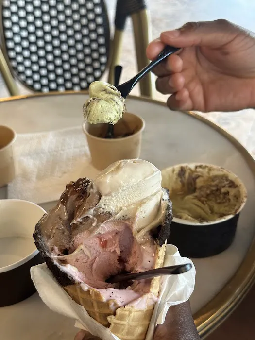Bianco Nero Gelato Picture 6