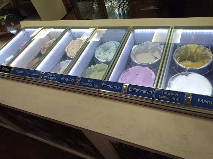 Ice Cream on Grand Picture 4