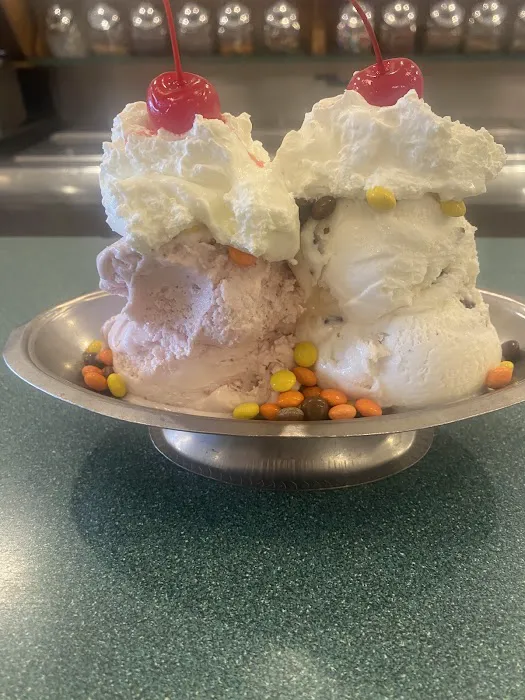 Egger's Ice Cream Parlor Picture 6