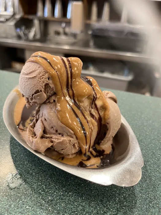 Egger's Ice Cream Parlor Picture 1
