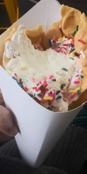 Scoops Hope st Ice Cream Shop Picture 1