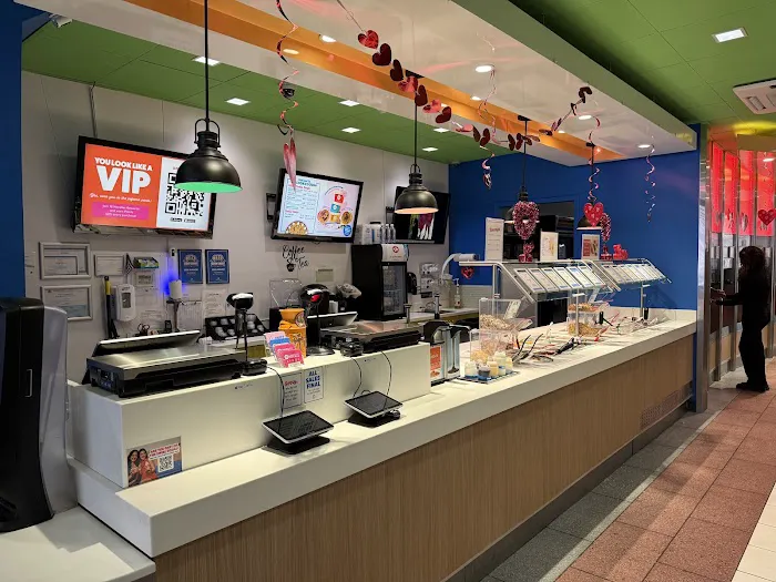 16 Handles Picture 3
