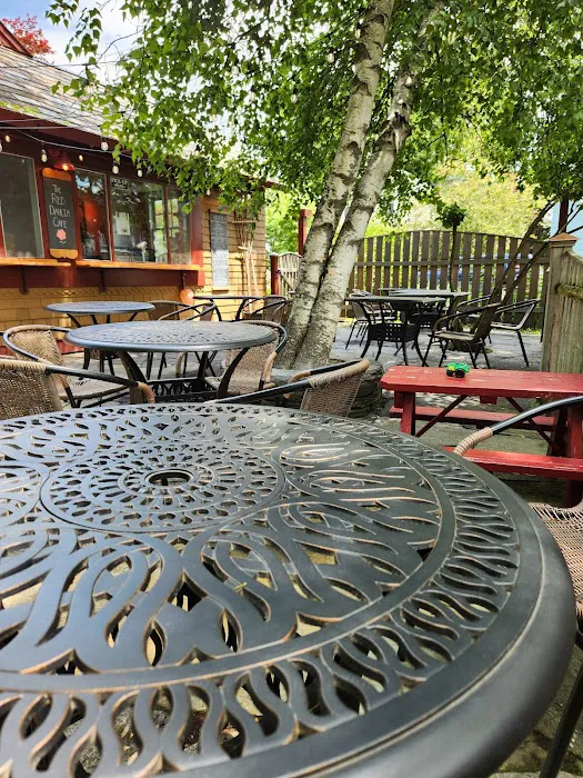 Red Dahlia Café Picture 2