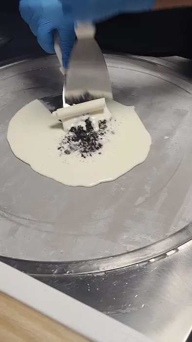 Chill Hand Rolled Ice Cream Picture 1