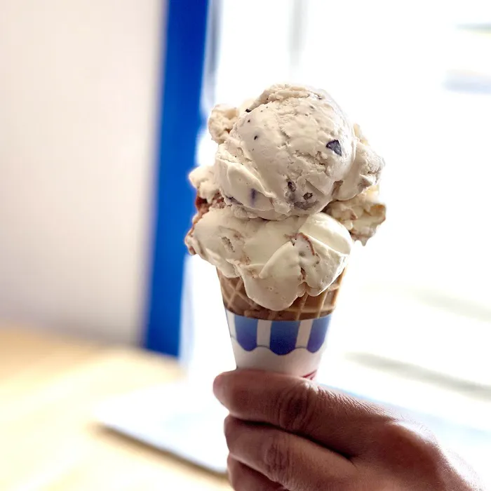 A La Mode Ice Cream Parlor Picture 4