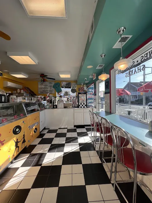 Johnny B Goode Ice Cream Parlor Picture 4
