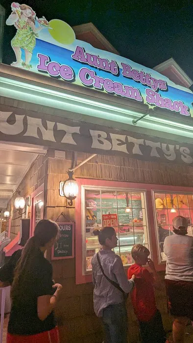 Aunt Betty's Ice Cream Shack Picture 2