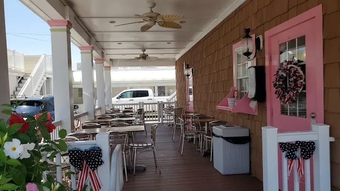 Aunt Betty's Ice Cream Shack Picture 5