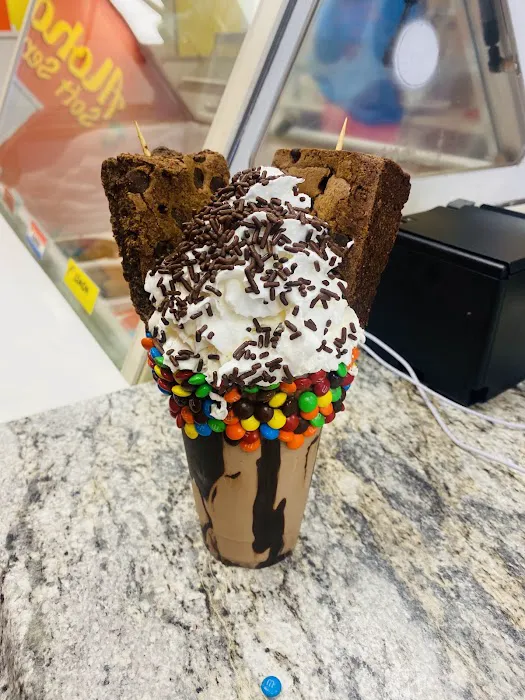 Aloha Soft Serve Picture 7