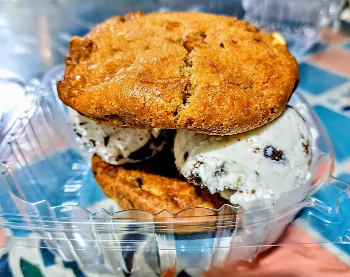 Famous Cookie Creamery Picture 5