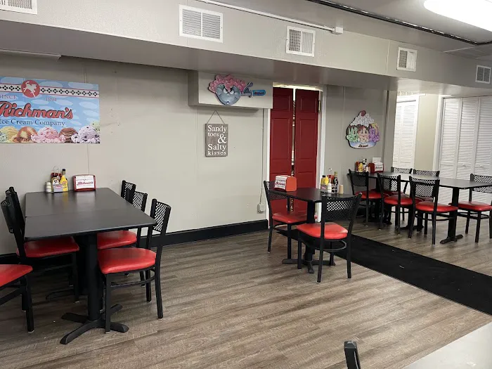 Richman's Ice Cream & Burger Co. Picture 6