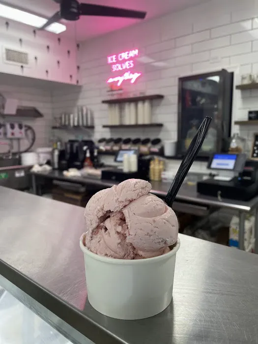Maureen's Ice Cream and Desserts Picture 6