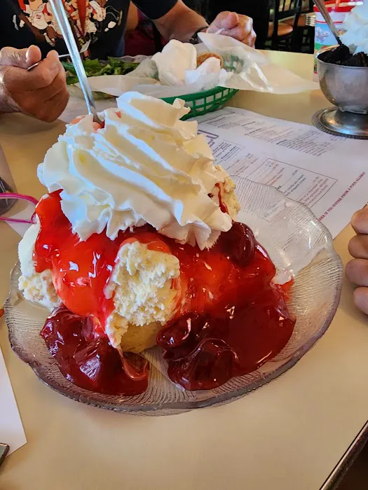 Dumser's Dairyland Restaurant Picture 8