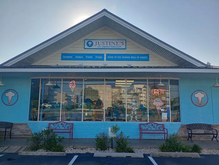 Justine's Ice Cream Parlour Picture 4