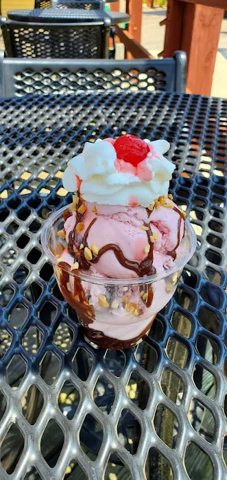 Hershey's Island Creamery Picture 1