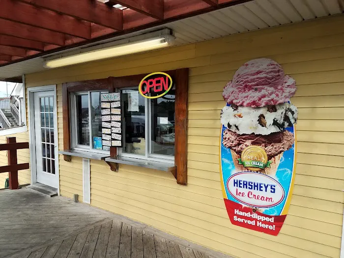 Hershey's Island Creamery Picture 3