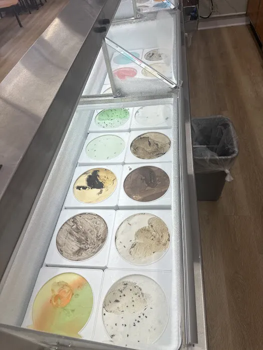 Hershey’s Ice cream 138th st Picture 2