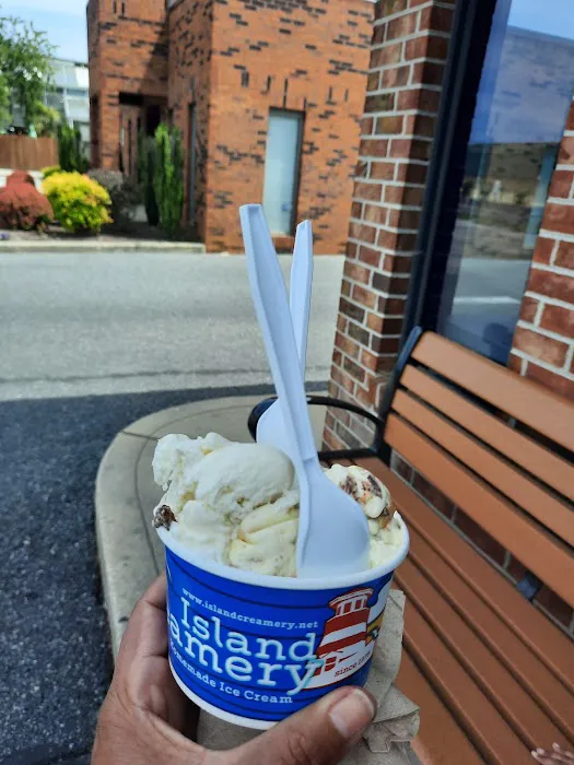 Island Creamery Picture 2