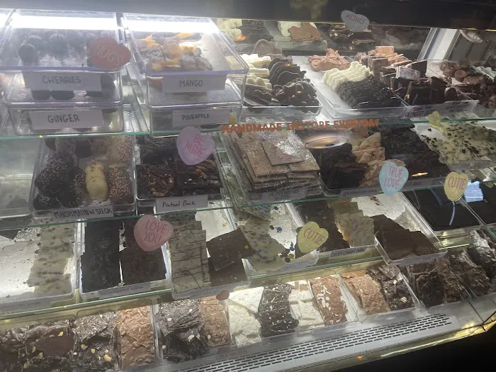 45 On Main - Ice Cream, Coffee, Chocolate, Candy and Gifts Picture 8
