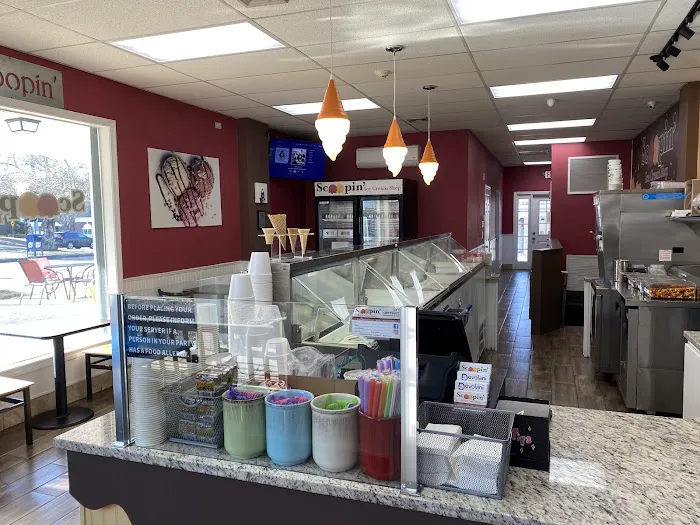 Scoopin Ice Cream Shop Picture 3